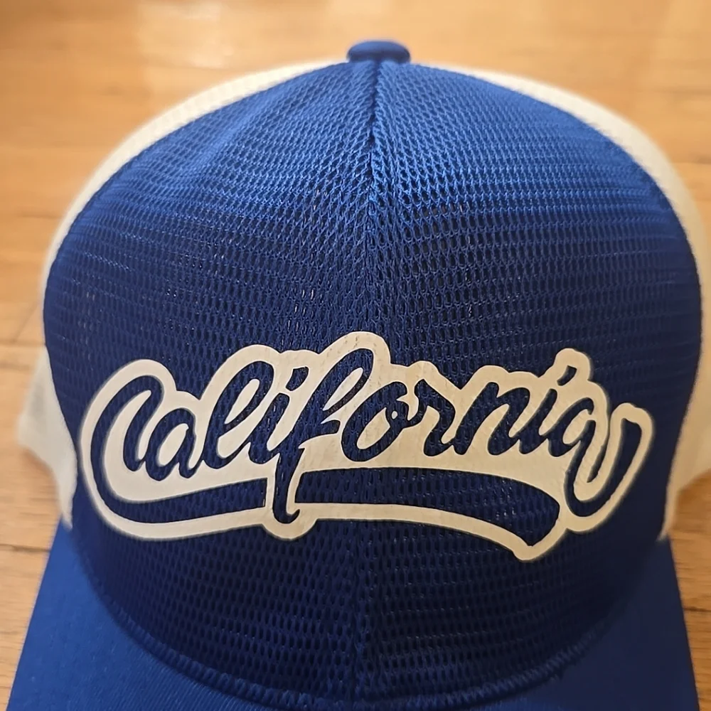 NWT FLEXFIT "California" Baseball Cap - Picture 2 of 8